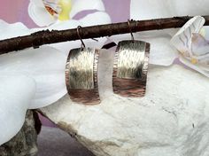 Sleek copper and silver earrings, hammered metal earrings, mixed metal Hammered Copper Earrings, Mixed Metal Earrings, Handmade Jewelry Earrings, Hammered Earrings, Rustic Jewelry, Hammered Metal, Geometric Necklace, Handmade Copper, Beads And Wire