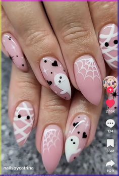 Easy Halloween nails include simple and low key nail art, such as spider webs, pumpkins, zombies and many others. Check out more ideas! Big But Simple Tattoos, Halloween Oval Acrylic Nails, Spooky Nail Art Designs, Cute Creepy Nails, Fun Spooky Nails, Halloween Nails Short Stiletto, Halloween Nail Art Acrylic, Halloween Nails Design Ideas, Pink Spooky Nails Almond