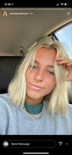 Summer Blonde Bob, Above Shoulder Blonde Hair, Short Blonde Hair Summer, Short Blonde Summer Hair, Short Blonde Hair Inspiration, Blonde Hair Aesthetic Short, Beach Blonde Hair Short, Short Thick Blonde Hair, Short Blonde Hair Cuts For Women