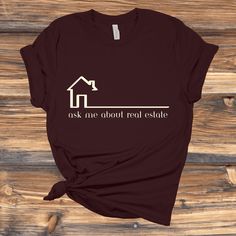 Real Estate Client Gifts, Awesome Shirt Designs, Real Estate Agent Gift, Sublimacion Ideas, Real Estate Marketing Design, Real Estate Advice, Branding Photoshoot Inspiration, Real Estate Branding