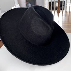 San Diego Hat Co. Black Hat Wide Brim Fedora. Never Been Worn. Current Southwest Style, Coachella, Western. Black Fall Hats One Size, Black Hats For Fall, Wide Brim Hat For Fall, One Size, Wide Brim Hat For Fall, One Size Fedora Hat For Fall, Western Black Fedora For Fall, Western Style Black Fedora For Fall, Black Western Hat For Fall, Black Country Style Felt Hat For Fall