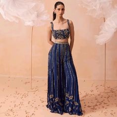 Organza Simple Dress, Blouse And Sharara Set, Simple Sharara, Blue Indian Outfit, Blue Sharara, Indian Outfits Modern, Indian Fits, Cutdana Work, Sharara Designs