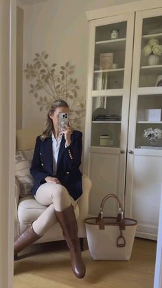 Scottie Suits Style, Ralph Lauren Blazer Outfit, Grey Vest Outfit, Outfit Informal, Equestrian Chic, Ralph Lauren Blazer, Sophisticated Outfits, Corporate Outfits, Effortlessly Chic Outfits