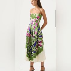 Sold Out Everywhere! Worn Twice Only Flaw Is The Clasp Came Off Inside The Dress (Price Reflected) Au 4 (0-2) Gorgeous Dress, I’m Just Too Tall For It!! Daytime Fashion, Green Cream, Gorgeous Dresses, Colorful Dresses, The Dress, Midi Dress, Womens Dresses, Tags, Green