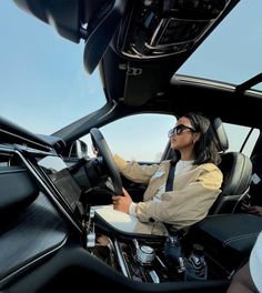 Successful Women Style, Car Poses, Girls Driving, Luxury Lifestyle Women, Luxury Lifestyle Dreams, Luxe Life, Dream Baby, Black Luxury, Future Lifestyle