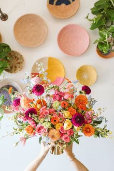 pink orange and yellow dahlia flower arrangement in gold vase Background Color Palette, Bright Wedding Bouquet, Yellow Flower Arrangements, Fleur Aesthetic, Orange And Pink Wedding, Colorful Flowers Arrangements, Pink Flower Arrangements, Magenta Wedding, Summer Flower Arrangements