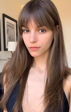 Brown Hair With Fringe, Ocs Rpg, Hair With Fringe, Old Hollywood Hair, Feminine Hairstyles, Short Hair Cut, Women Short Hair, Sophisticated Hairstyles, Latest Haircuts