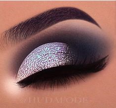 Eyeshadow Looks For Black Sparkly Dress, Purple Gray Eyeshadow, Black Silver Eyeshadow, White Black Eyeshadow, Black White Eyeshadow, White And Black Eyeshadow, Black And Silver Eyeshadow Looks, Black And Silver Eyeshadow, Black And White Eyeshadow