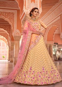 Wedding Punjabi Suits, Peach Color Wedding, Lehenga Yellow, Georgette Lehenga, Indian Wedding Wear