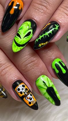 Oogie Boogey Nails, Oogy Boogie Nails, Oogie Boogie Nails Almond, Oogie Boogie Nail Art, Oogey Boogey Nails, Oggie Boogie Nail Designs, Oggie Boogie Nails, Oogie Boogie Nails Acrylic, Hollowed Nails