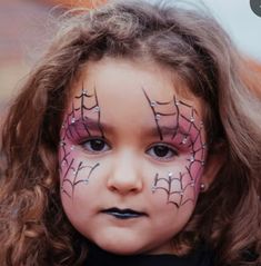 Halloween Makeup Kids, Sorciere Halloween, Simple Witch Makeup, Professional Halloween Makeup, Kids Witch Makeup, Kids Halloween Face, Face Painting Halloween Kids, Maquillage Halloween Simple, Halloween Makeup For Kids