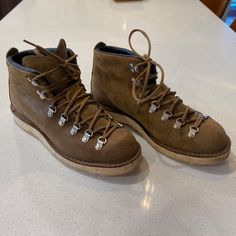 If You're Viewing This Listing, Then You Know The Deal - Danner Makes Phenomenal Boots That Will Last A Lifetime With Proper Care. For Sale Is A Pair Of Men's Size 9.5 Danner Mountain Light Gore Tex Boots With A Vibram Outsole In Olive. I Was Gifted These Boots By A Friend And They Just Don't Agree With My Feet. These Boots Are In Wonderful Shape - Only Worn ~3-4 Times Before Accepting That They Were Just Too Big For Me. Don't Make The Same Mistake I Did - Please Check Out Danner's Adjusted Sizing Before Purchasing! These Run Super Big And Will Likely Fit Closer To An 11 - 11.5 The Uppers Are In Killer Shape. The Outsole's A Bit Dirty But Can Be Wiped Clean (Happy To Do So, I Just Know Mo Suede Boots For Outdoor Activities, High-top Outdoor Boots With Suede Lining, Womens Danner Boots, Vintage Danner Boots, Danner Mountain Pass Boots, Gore Tex Boots, Military Leather Hiking Boots, Backpacking Boots, Danner Mountain Light