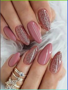 Chrome nails using highlighter Mauve Nails, Glitter Manicure, Modern Nails, Colorful Nails, Trendy Nail Art, Nail Designs Glitter, Diy Slime, Classy Nails, Fancy Nails