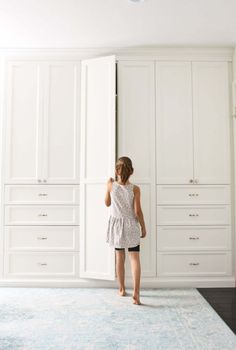 Looking to build your own custom DIY closet with drawers, shelves, hanging space and more? Our DIY closet plans & guide takes you through it easy as 1-2-3! Cabinet Closet Design, Built In Office Desk And Cabinets Small Space, Room Cabinets Bedrooms, White Closet Ideas, Cabinetry Bedroom, Closet With Desk, Build In Wardrobe Ideas, Wardrobe Closet Design, Florida Interiors