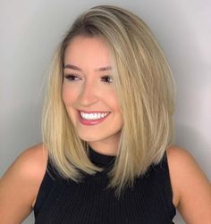 21 Oval Face Hairstyles for a Flattering Look in 2022 Tan Skin Blonde Hair, Oval Face Haircuts, Face Shape Hairstyles, Oval Face Hairstyles, Oval Face Shapes, Oval Face, روتين العناية بالبشرة, Long Bob Hairstyles, Curly Bob Hairstyles