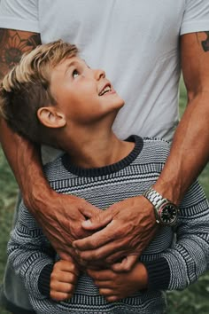 Dad Son Photography, Father Son Pictures, Father Son Photography, Father Son Photos, Family Photoshoot Poses, Sibling Poses