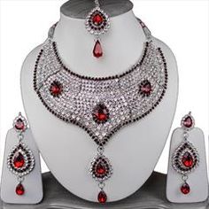 Silver Rodium Polish Red and Maroon color Necklace in Metal Alloy studded with CZ Diamond Maroon Necklace, Gray Necklace, Color Necklace, Metal Necklace, Silver Jewelry Fashion, Maroon Color, Cz Diamond, Jewelry Silver, Metal Necklaces