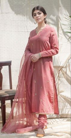 Dresses For Women Indian, Pakistani Women Dresses, Traditional Indian Dress, Casual Indian Fashion, Simple Pakistani Dresses, Designer Party Wear Dresses, Designer Dresses Casual, Stylish Party Dresses