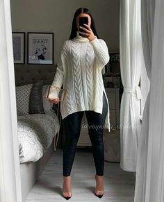 Plus Size Winter Outfits Cold Weather Black Leggings, Thick Girlfriend Outfits Winter, Outfits Invierno Curvy, Leggins Outfit, Mom Outfits Fall, Women Office Outfits, Legging Outfit, Outfits Gorditas, Look Plus Size