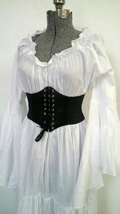 Goth Pirate, Medieval Dress Peasant, Pirate Corset, Corset Steampunk, Skirt Corset, Corset Outfits, Pirate Halloween Costumes, Pirate Outfit, Black Halloween Dress