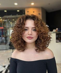 Short Curly Hair Lots Of Layers, Olive Garden Outfits, Curly Hair Styles For Square Face Shape, Short Curly Hair Face Framing Layers, Beach Hair Dye, Short Curly Haircuts No Bangs, Shoulder Length Curly Haircuts With Layers, Shoulder Length Haircut For Curly Hair, Curly Round Haircut