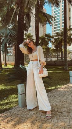 Spain Summer Fashion, Festival Outfit Summer, Spain Outfit Ideas, Singapore Outfit, Vineyard Outfit, Blouse With Sleeves, Outfit Ideas Modest, Outfits For Spain, Christmas Party Fashion