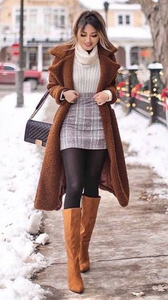 Skirts Winter, Rok Mini, Trendy Christmas Outfits, Elegante Casual, Trendy Fall Outfits, Midi Skirts, Mode Inspo, Fashion Winter, Winter Outfits Women