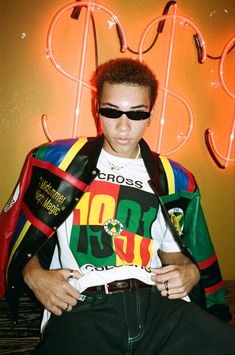 #CrossColours #90sfashion #hiphop #streetwear #hiphopfashion Hiphop Streetwear, Costume Inspo, Coach Jacket, Tee Shirt Print, Leather Sleeve, Woven Labels, Retro Color