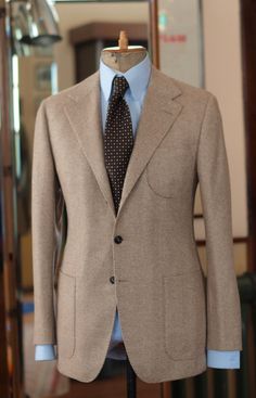 Costume Beige, Black Men Fashion Casual, Herringbone Jacket, Brown Tie, Brown Suits, Fashion Suits For Men, Classic Suit