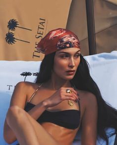 Geek Home Decor, Model Tips, Geek Decor, Bella Hadid Style, Photographie Inspo, Hadid Style, Tumblr Outfits, Bandana Hairstyles, Bella Hadid