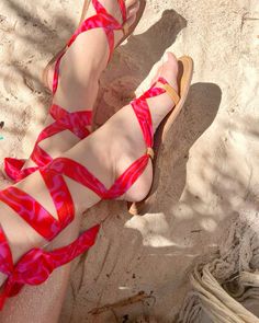 #silkphilosophy #colorfulaccessories #resortwear #destinationholiday #jetsetterstyle #travelinstyle  #islandescape #resortready #wraparoundsandals #gladiatorsandal #sandals #summerdays Title Boxing