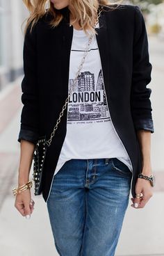 Graphic Tees Black, Valentino Rockstud Pumps, Electric Sheep, Hello Fashion, Outfit Trends, Karen Walker, Women's Jackets, Fashion Tips For Women, Weekend Wear