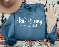 Collegiate Font, Highland Cow Gifts, Ski Shirts, Nursery Quotes, Sibling Outfits, Pug Shirt, Cow Shirt, Personalized Grandma, Grandma Shirts