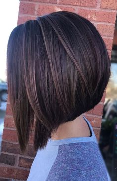 Graduated Bob Haircuts, Modern Short Hairstyles, Stacked Bob Haircut, Layered Bob Hairstyles, Peinados Fáciles Para Cabello Corto, Hair Color And Cut, Dark Brown Hair, Short Bob Hairstyles