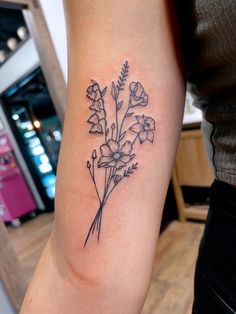 Bicep Tattoo Tattoo Inner Bicep, Bouquet Of Flowers Tattoo, Tattoo Bouquet, Tattoo Bicep, Bicep Tattoo Women, Beautiful Flower Bouquet, Flower Bouquet Tattoo, Most Beautiful Flower, Basic Tattoos