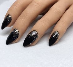 Nails Glitter Tips, Black Nails Glitter, Glitter Press On Nails, Hoco Nails, Glitter Tips, Buff Nails, Glitter Gradient, Short Gel Nails, Beauty Nails Design