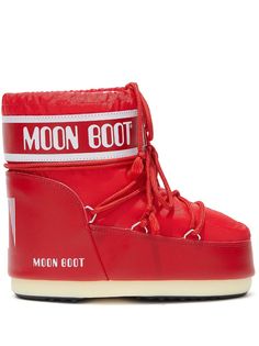 bright red logo-tape detailing round toe front lace-up fastening ankle-length flat sole Moon Boot, Mens Snow Boots, Moon Boots, Red Logo, Pull On Boots, Boot Brands, Van Cleef Arpels, Boot Bag, Red Shoes