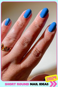 Blue short round nails with a gold accent, gel polish, bold and striking, perfect for making a statement, featuring a luxurious and glossy finish. Gold Accent, Nails Ideas, Chic Design, Elegant Fashion