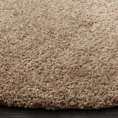 a close up view of a rug on the floor with no carpeting or furniture