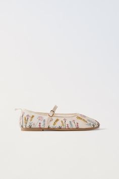 EMBROIDERED BALLET FLATS - Multi-color | ZARA United States Target Kids, Ballerina Style, Beauty Sale, Zara United States, Embroidered Flowers, Ballet Flats, Bags Women, Fashion Shoes, Multi Color