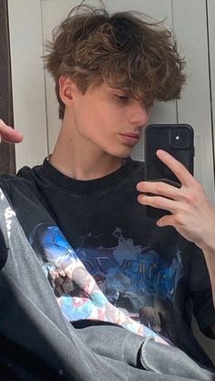 Men’s Brown Hair Color, Fluffy Hair Men Haircut, Llama Haircut Boy, Mid Fade Fluffy Hair, Boys Haircut For Curly Hair, Softboy Haircut, Fluffy Hair Fade, Bedhead Haircut, Fluffy Short Hair Boys