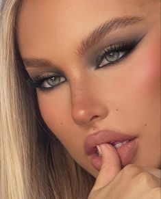 Ball Makeup, Formal Makeup, Smink Inspiration, Glam Makeup Look, Makijaż Smokey Eye, Makeup Eye Looks, Glamour Makeup