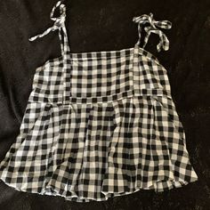 Women’s Old Navy Brand Black And White Gingham Strappy Tank Top With Ties. This Was Washed And Never Worn. Comes From A Smoke Free Yet Dog Friendly Home Casual Gingham Tank Top For Summer, Casual Summer Gingham Tank Top, Casual Gingham Tank Top For Spring, Casual Gingham Tops For Beach, Cotton Gingham Tops For Vacation, Trendy Plaid Tops For Vacation, Summer Plaid Cotton Tank Top, Cute Black Beach Tops, Strappy Tank Top