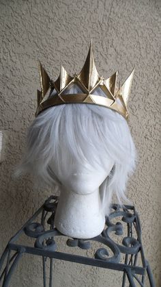 "AVAILABLE TO SHIP! 3D printed super lightweight! Straight out of our design studio and fresh from the print bed just for you. Winter Wars queen Ravenna inspired crown. Adult size is at 23\" circumference and height is at almost 4.5\". Can be printed smaller to accommodate children or larger just leave your measurements at check out .Other colors are available upon request. Processing time is about 5 days, however the closer it gets to holidays our shop gets super busy so please order in advance Fantasy Queen Crown, Dark Fantasy Crown, Fantasy Crown Art, Fantasy Crown Queens, Crown For Queen, Crown Reference, Queen Crown Design, Queen Scepter, Fantasy Crowns