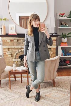 Work Attire Professional, Cropped Black Blazer, Work Blazer Outfit, Classy Work Attire, Plaid Blazer Outfit, Comfortable Work Clothes, Womens Business Attire, Work Attire Women, Elegant Fashion Outfits