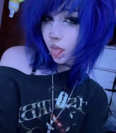 #emo #alt #piercings #emogirl #discord #pfp #egirl #egirls #cute #cutecore #alternative #alternativegirl #doll #y2k Alt Pfp Icon, Cool Pfp For Discord, Alternative Pfp, Alt Makeup Ideas, Alt Piercings, Alt Pfp, Alt People, Alt Hair, Egirl Pfp