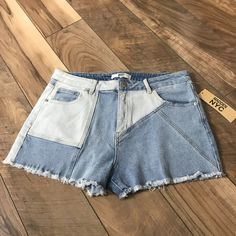 Madden Nyc Womens Cut-Off Shorts Blue Patchwork Stretch Frayed Juniors 13 New. Measure 16.5" Across The Waist, 11" Rise And 2.5" Inseam High Rise Patchwork Bottoms For Summer, High Rise Light Wash Patchwork Bottoms, High-rise Light Wash Patchwork Bottoms, Blue Mid-rise Patchwork Bottoms, Blue Patchwork Mid-rise Bottoms, Mid-rise Blue Patchwork Bottoms, Patchwork Cutoff Bottoms For Summer, Summer Patchwork Cutoff Bottoms, Short Spring Bottoms With Patchwork