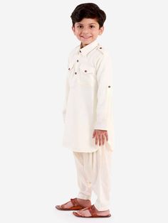 VASTRAMAY Boys Cream Cotton Blend Pathani Suit Set The VASTRAMAY Boys Cream Cotton Blend Pathani Suit Set is an elegant and traditional outfit perfect for special occasions. Designed for comfort and style, this suit set ensures your little one looks charming and feels comfortable. Features Elegant cream color Traditional Pathani design Comfortable fit Suitable for special occasions Specifications Brand: VASTRAMAY Color: Cream Material: Cotton blend Size: Available in various sizes Material & Car Pathani Suit, Traditional Outfit, Boys Wear, Suit Set, Traditional Outfits, First Look, Cream Color, Little One, Special Occasion