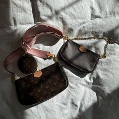 Very Lightly Used Louis Vuitton Multi Pochette In Excellent Condition! No Corner Leather Breakage And Comes With All Original Accessories - Including Original Box And Dust Bag. Purchased In 2021 And Very Well Maintained Louis Vuitton Multi Pochette, Used Louis Vuitton, Light Pink Color, Vuitton Handbags, Authentic Louis Vuitton, Louis Vuitton Bag, Light Pink, Original Box, Dust Bag