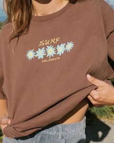 Super Bloom, Surf Clothing, Surf Shirt, Retro Fits, California Surf, Surf Tshirt, Vintage Hawaiian Shirts, Vintage Surf, Surf Outfit